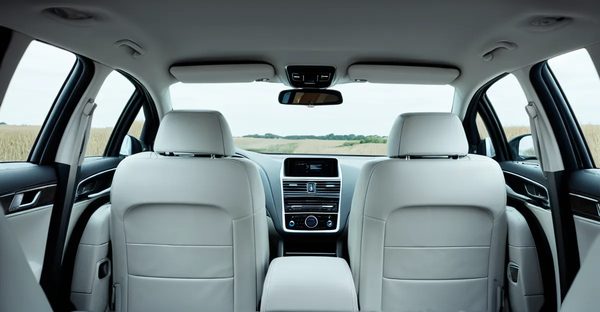 Découvrez les voitures spacieuses à 3 vraies places arrière