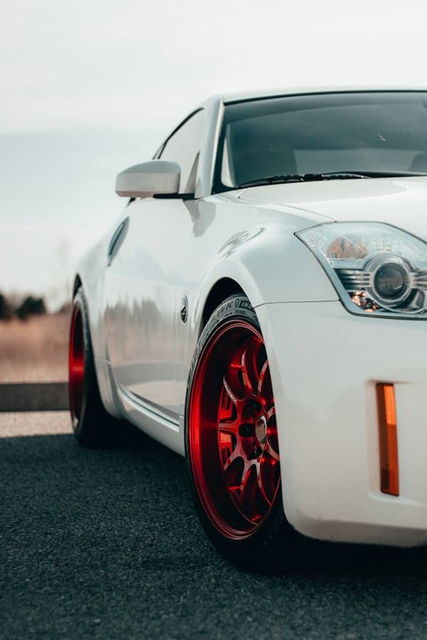 Quel est l'impact des jantes sur la sécurité du véhicule ?