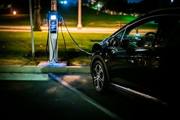 Comment choisir un chargeur portable pour votre voiture électrique ?